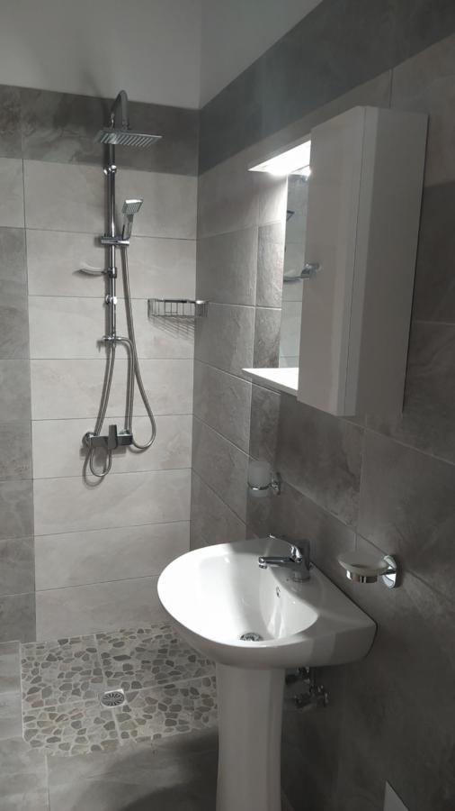 Πλατανακι 2 Seaview Apartment Ándros Екстериор снимка